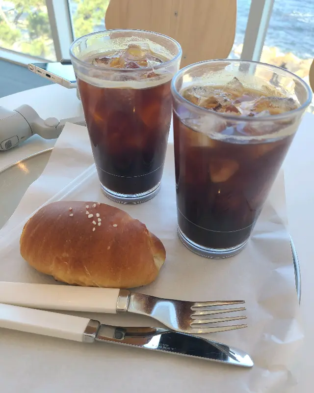 카페 내부 인테리어