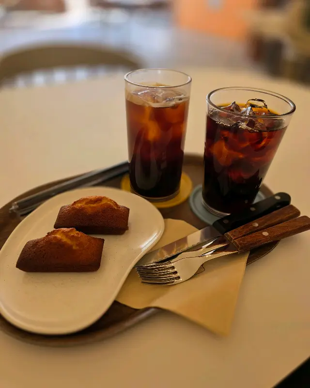 커피와 휘낭시에