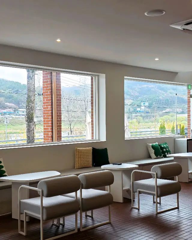 창밖으로 보이는 풍경