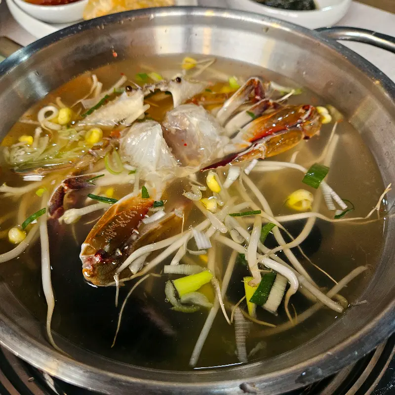 해물이 듬뿍 들어간 칼국수