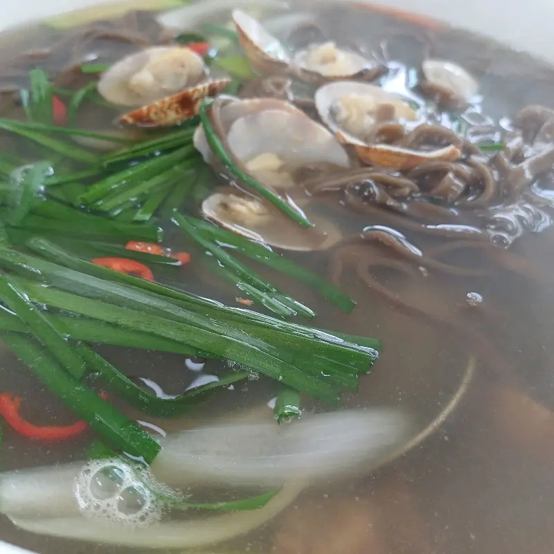 바지락칼국수 근접샷