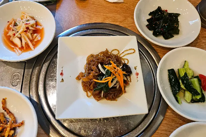 복 샤브샤브와 곁들임 채소