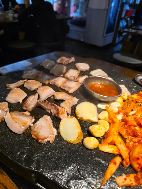 삼겹살과 김치의 완벽한 조화