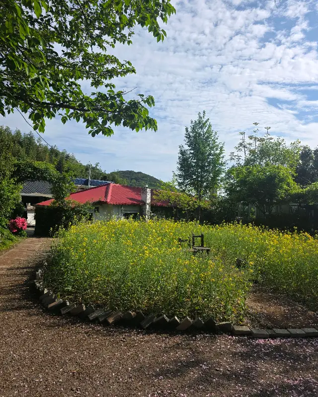 카페 내부 감성 소품