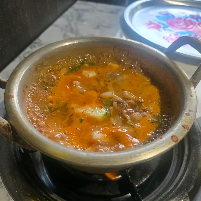 보글보글 끓고 있는 된장찌개