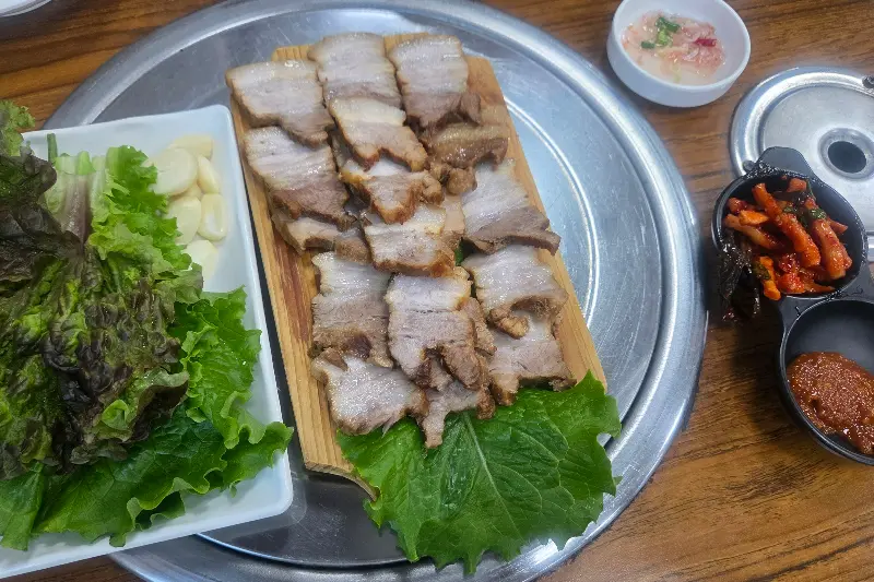 윤기 좔좔 수육