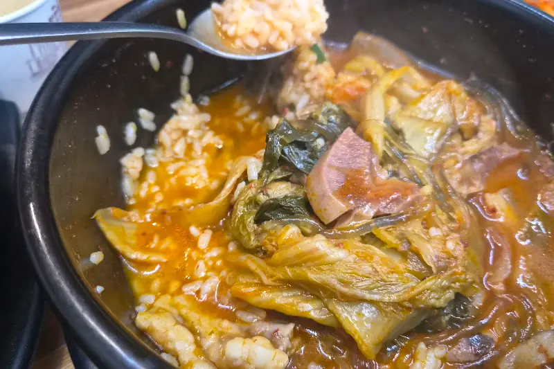 국밥에 밥 말기