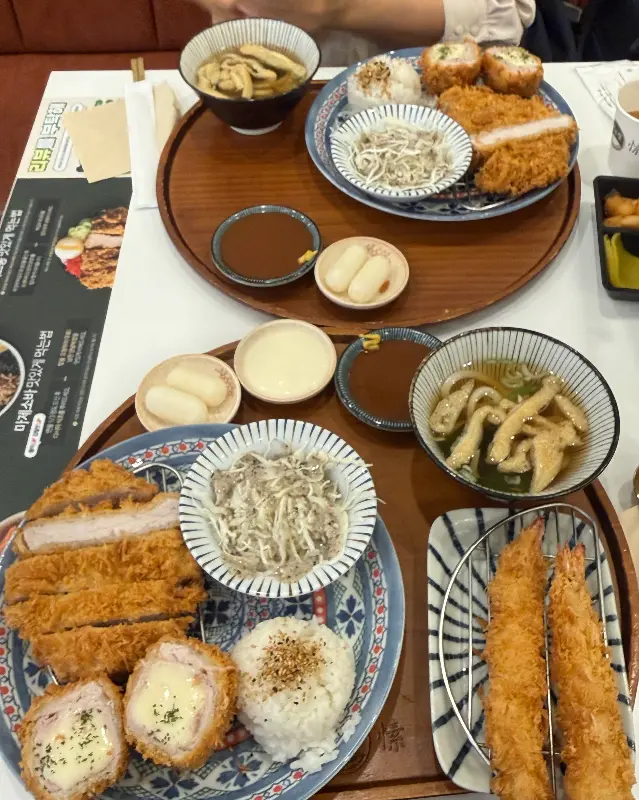 돈까스, 소바, 우동까지 완벽한 조합