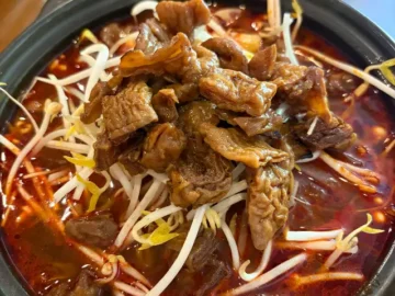진지아에서 마주한 붉은 미학, 송파의 밤을 수놓다
