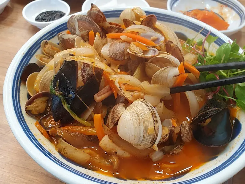 푸짐한 해물짬뽕