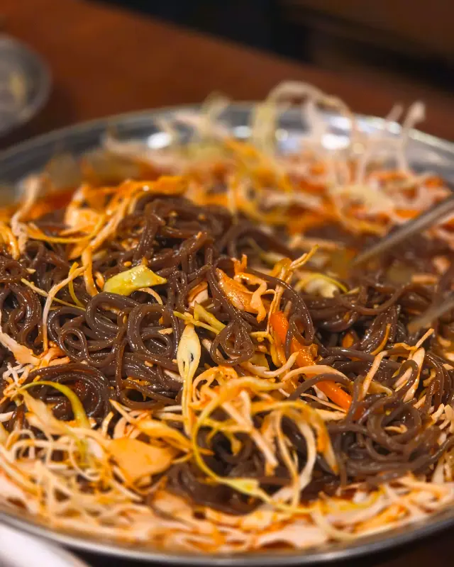 매콤달콤한 막국수