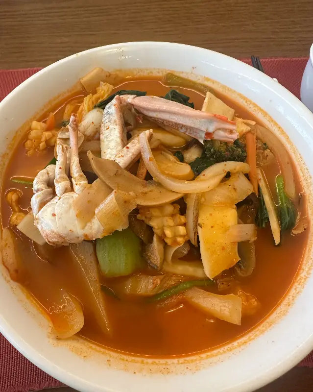 해물이 푸짐하게 들어간 짬뽕