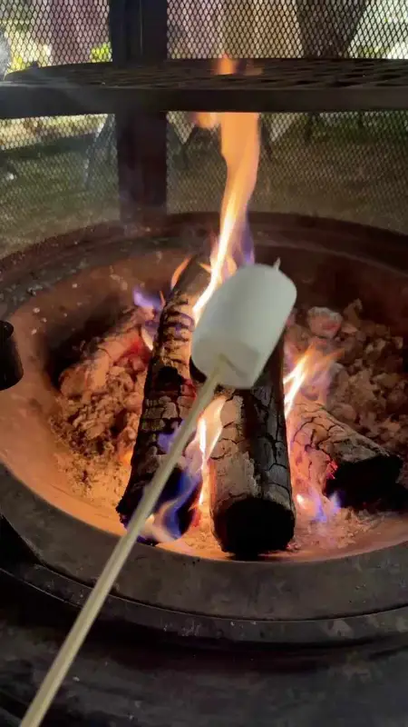 화로에 구워 먹는 마시멜로