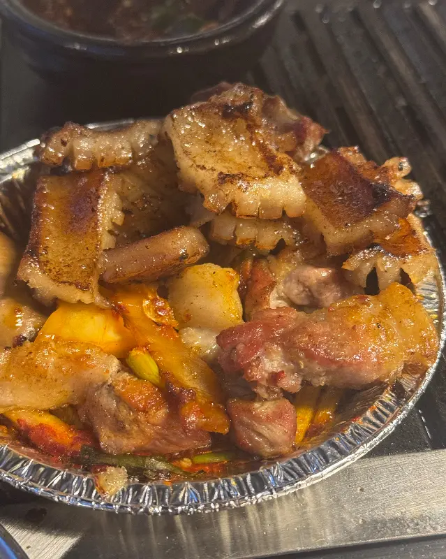 육즙 가득한 뭉텅 주먹고기