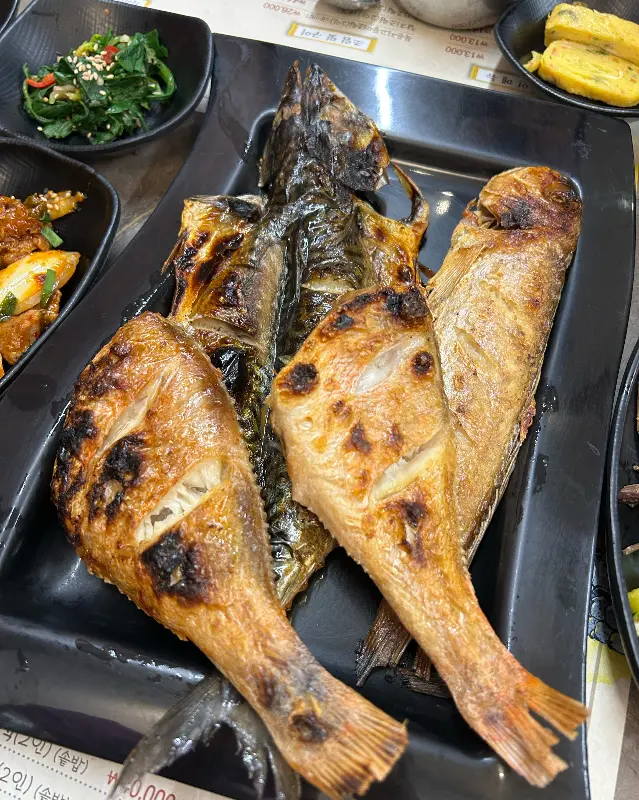 생선 모듬 구이 한 상 차림