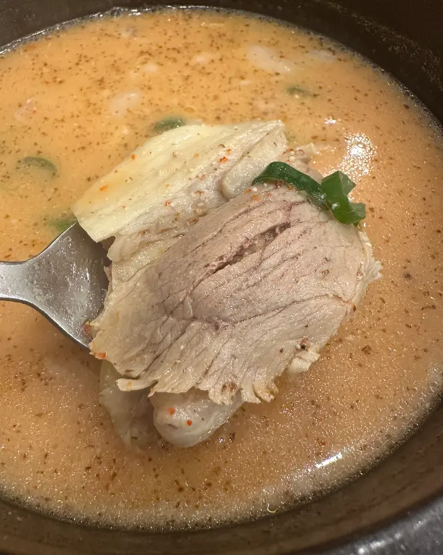 윤기가 좔좔 흐르는 수육