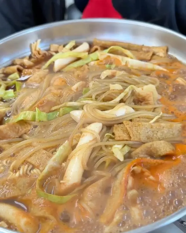 푸짐한 즉석떡볶이