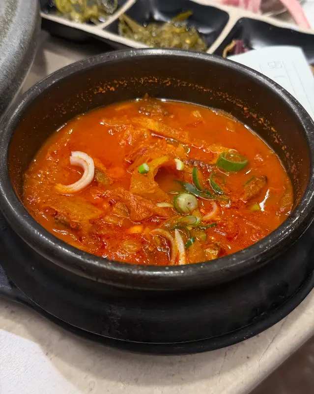 서비스로 제공되는 김치찌개