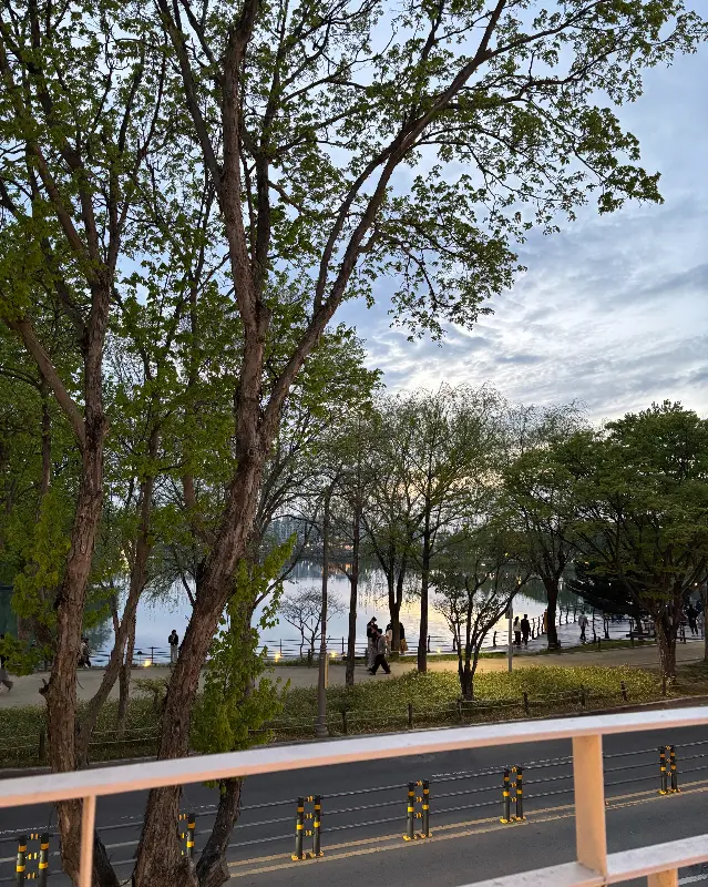 저녁 노을이 아름다운 수성못