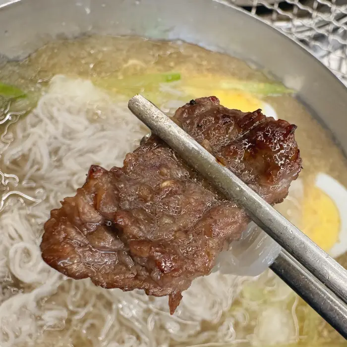 물냉면과 고기