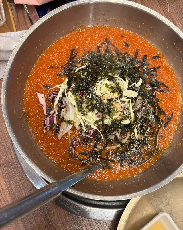 새콤달콤한 막국수