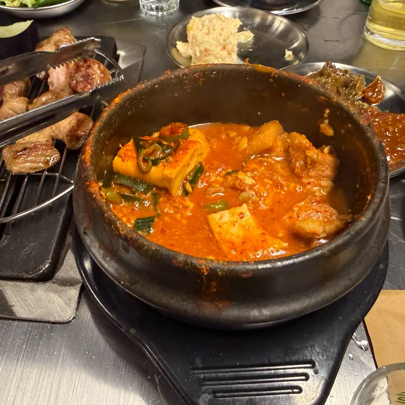 깔끔한 매장 내부