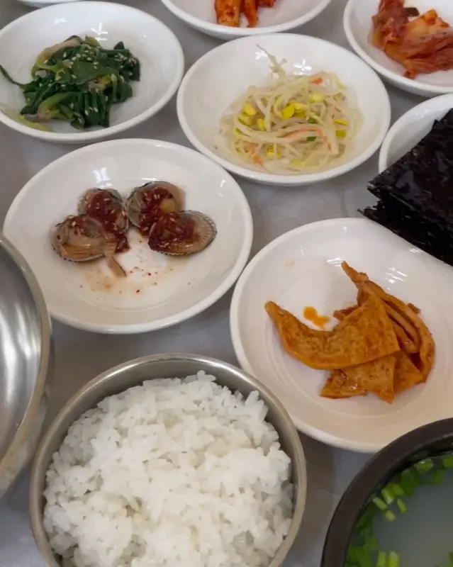 다양한 밑반찬 클로즈업