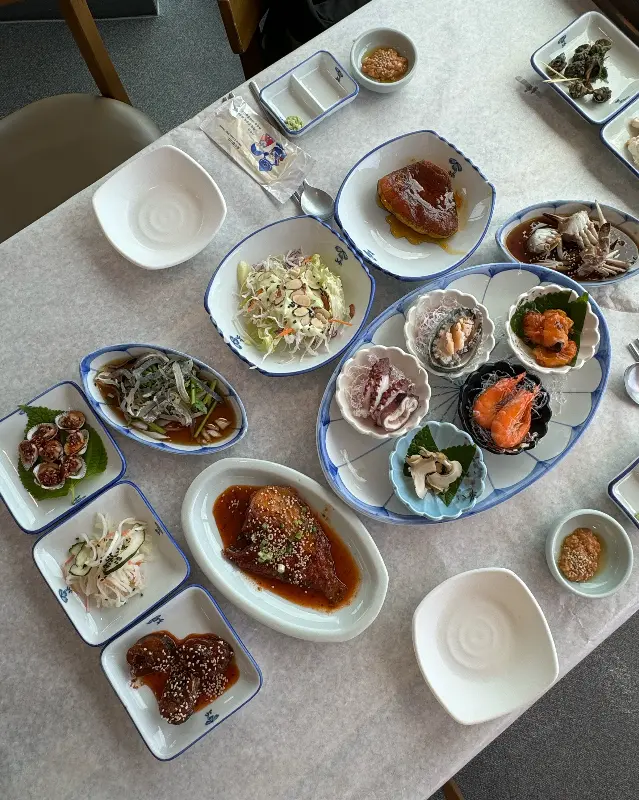 다양한 곁들임 메뉴