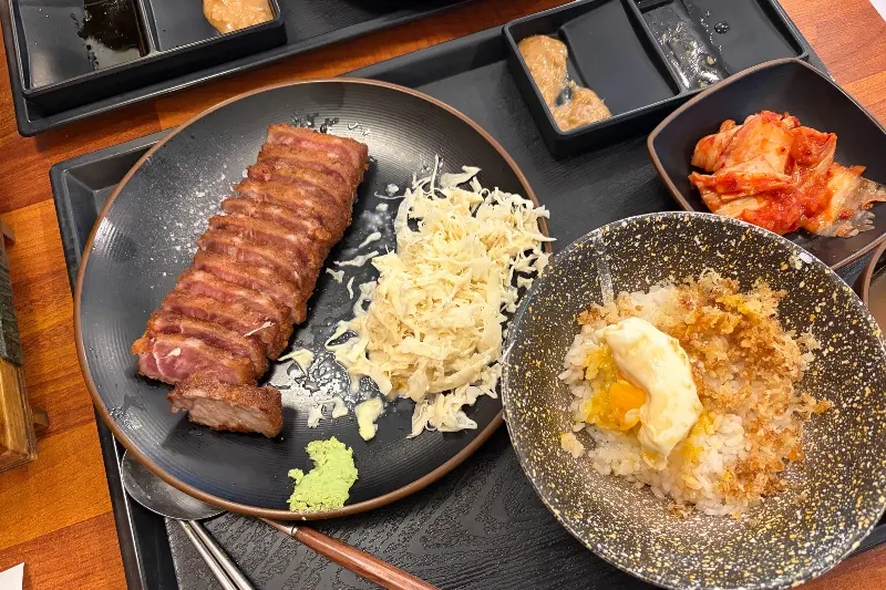 규카츠와 타마고 텐동