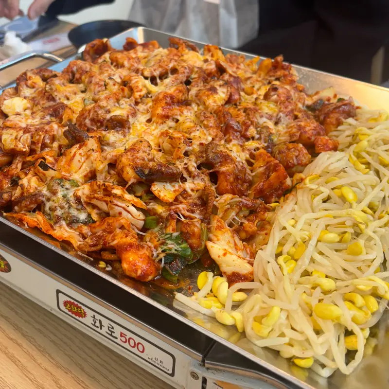 철판쭈꾸미에 치즈 추가는 선택이 아닌 필수!