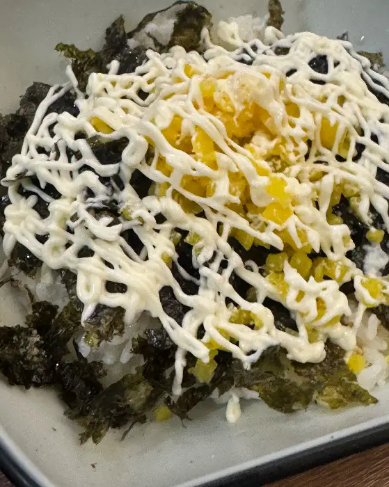 찜닭의 부드러운 닭고기와 당면