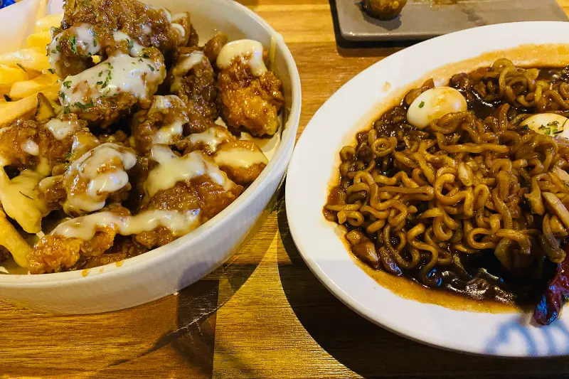 호맥 치킨과 짜파게티