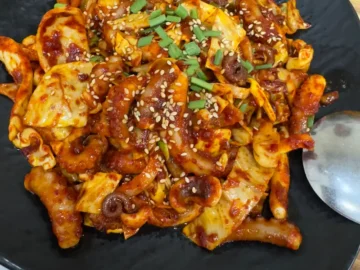 진도의 숨겨진 과학적 풍미, 오겹살의 향연: 미식 연구원의 특별한 맛집 탐험기