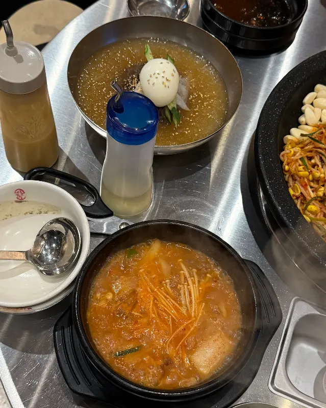 노릇하게 구워진 삼겹살의 황홀한 비주얼