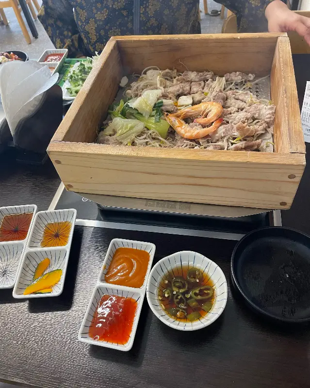 편백찜 한상차림