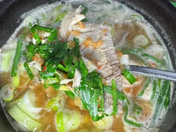 혼밥 여행객의 거제면 국밥 기행! 본가국밥에서 찾은 따뜻한 위로