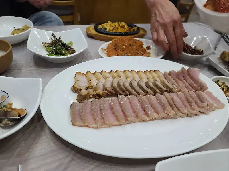 낙지가 통째로 들어간 연포탕