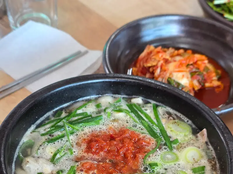 국밥과 김치의 조화