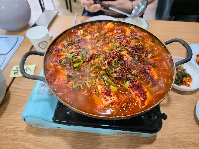 고기 반 김치 반 김치찌개