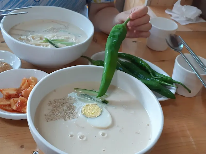 진미콩칼국수 한 상 차림