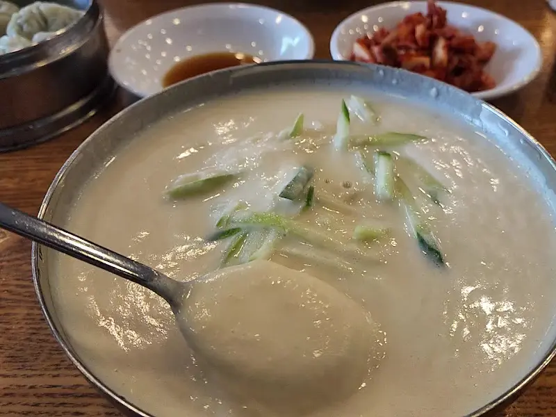콩국수와 만두