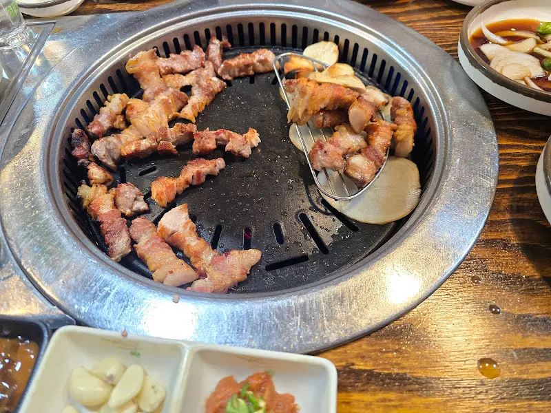 잘 구워진 고기