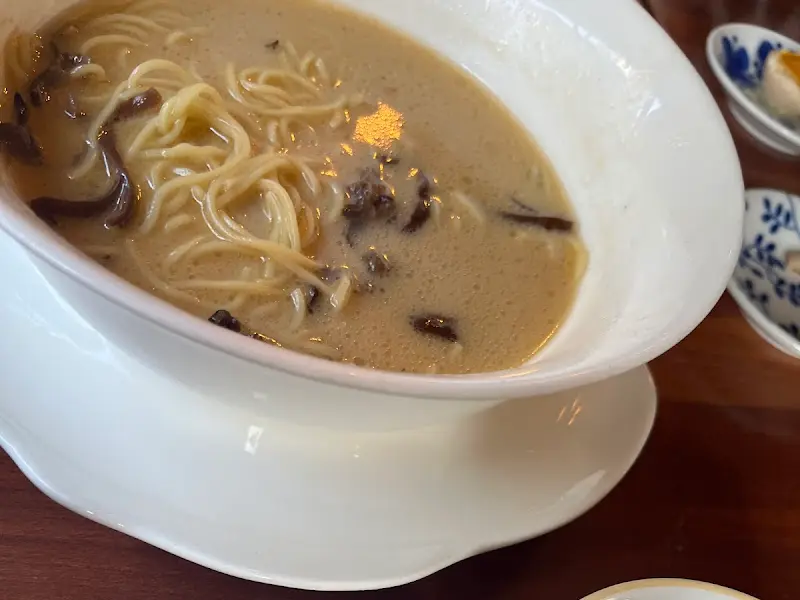 진한 국물이 일품인 라멘