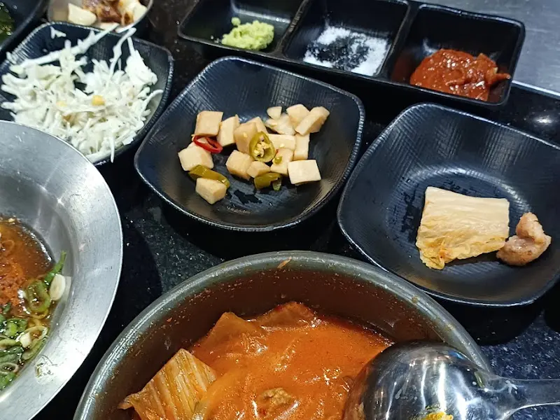 경성금돼지 밑반찬