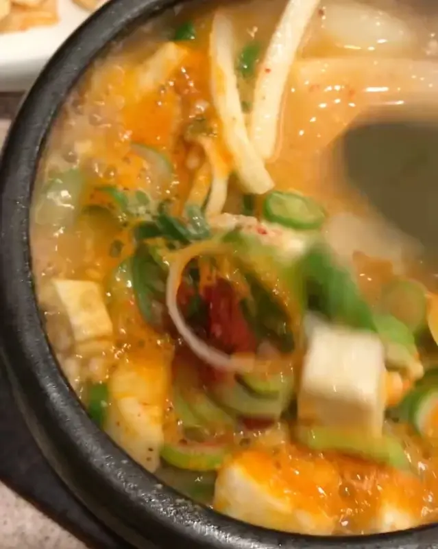 깊은 맛을 자랑하는 할매 된장찌개