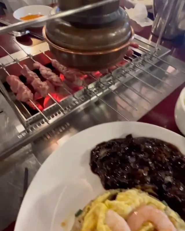 양꼬치와 짜장면