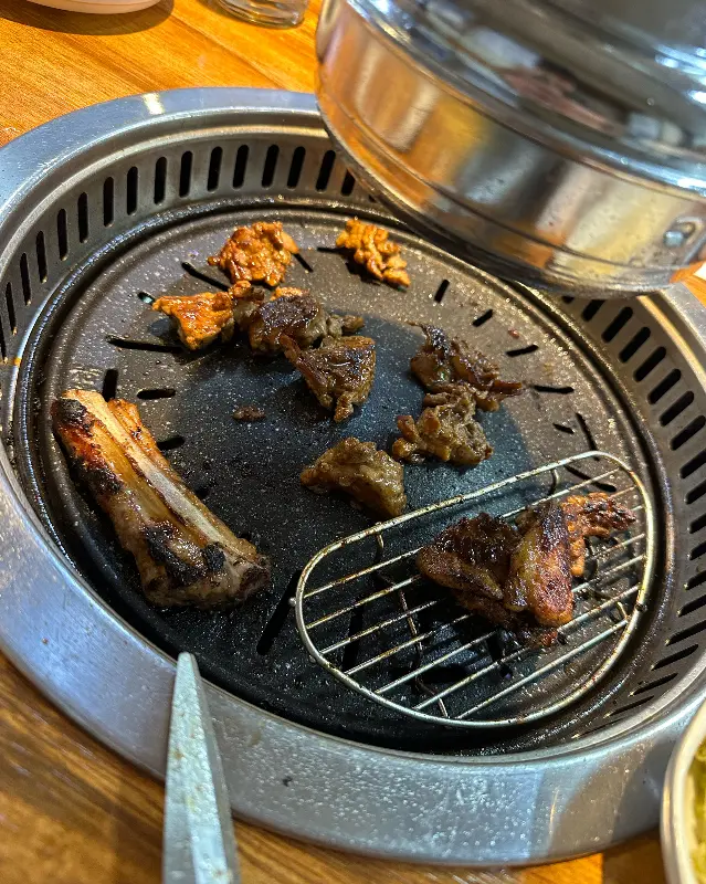 맛있게 구워지는 돼지갈비