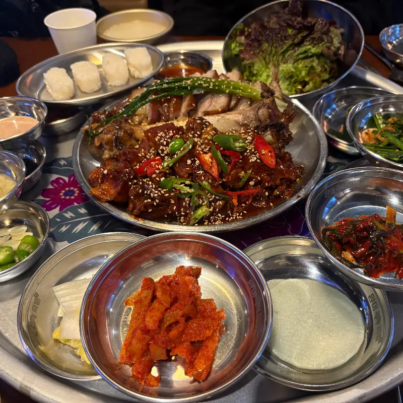 족발 한 상 차림