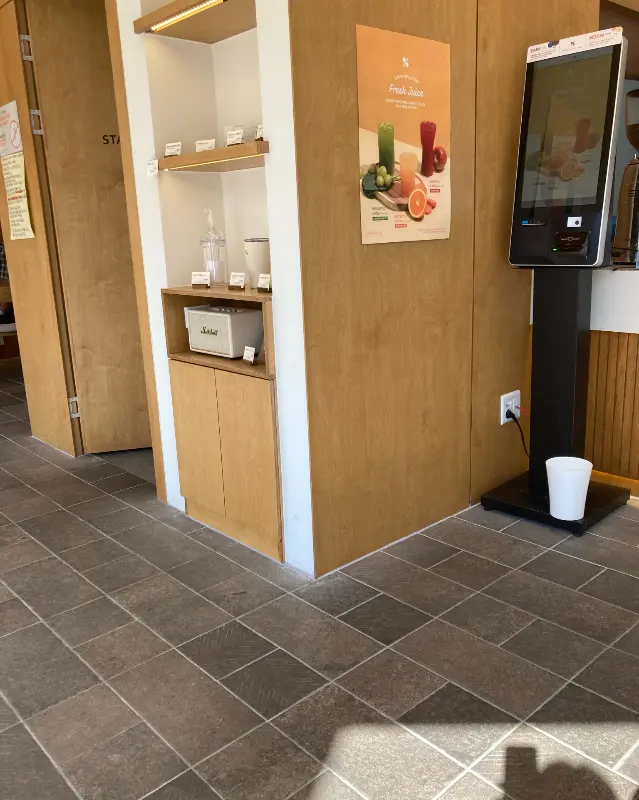 텐퍼센트 화순점의 깔끔한 내부 인테리어