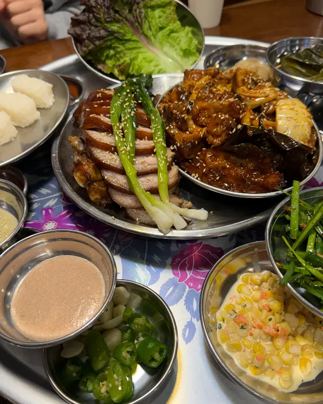 윤기가 흐르는 족발